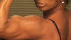 Girl Bodybuilder Latia Flexes Enormous Muscles @ Clips4sale/studio/531011